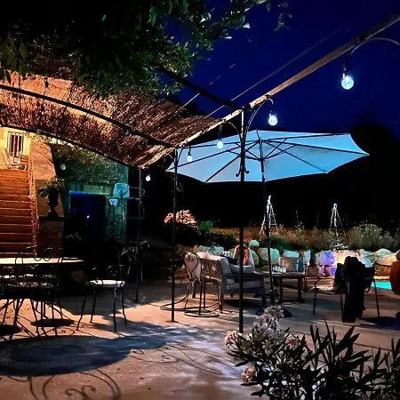 Dans Maison D'hote Dans Un Ecrin De Verdure *